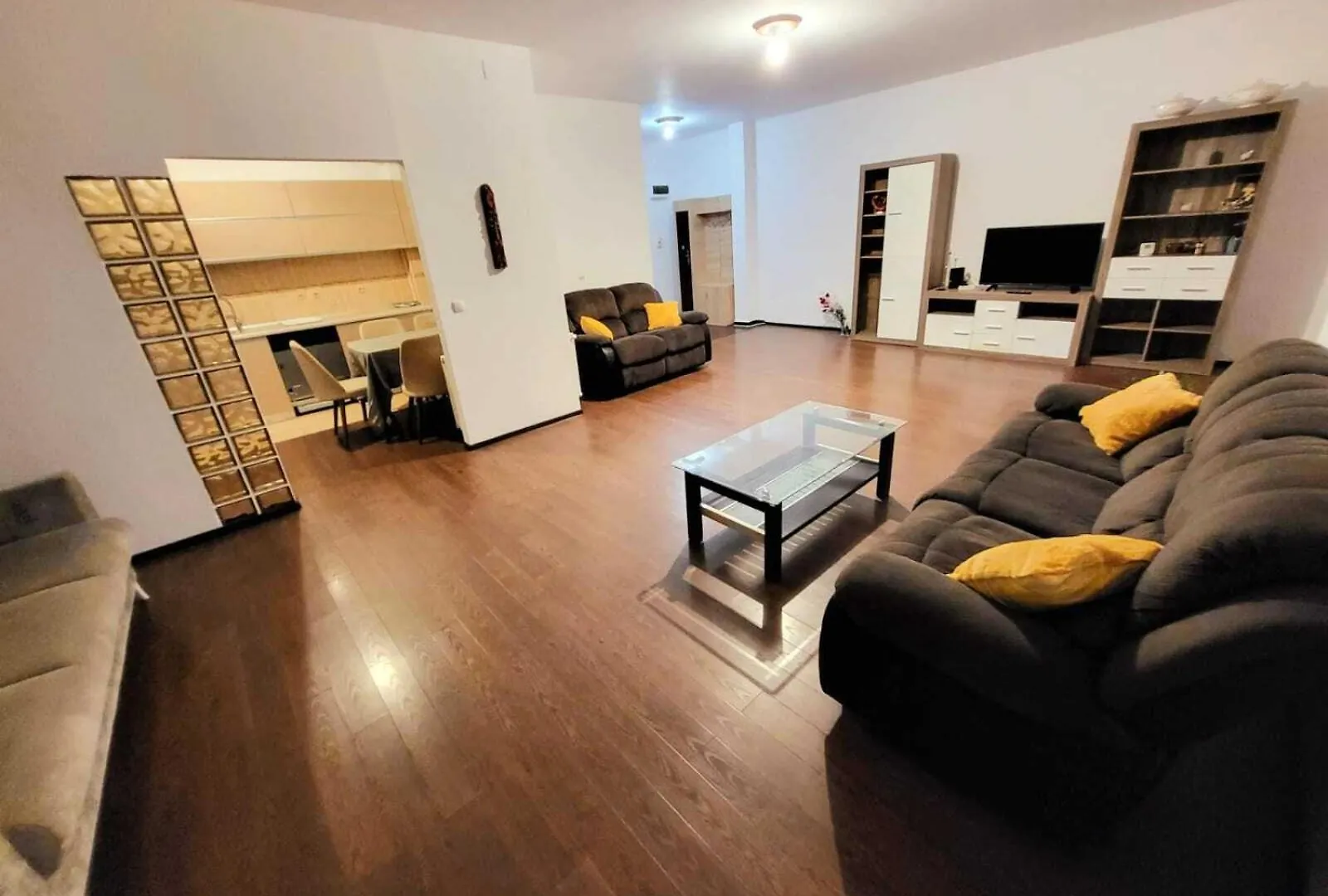 The Big Apartment Бухарест